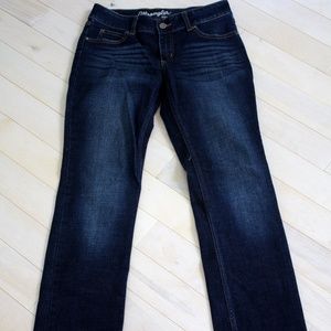 Wrangler dark wash, straight leg, low waisted jeans, Size: 5Wx34L
